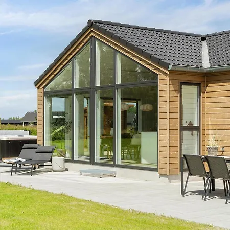 Lovely In Vaeggerlose With Kitchen *