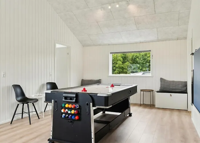 Dom wakacyjny Lovely In Vaeggerlose With Kitchen